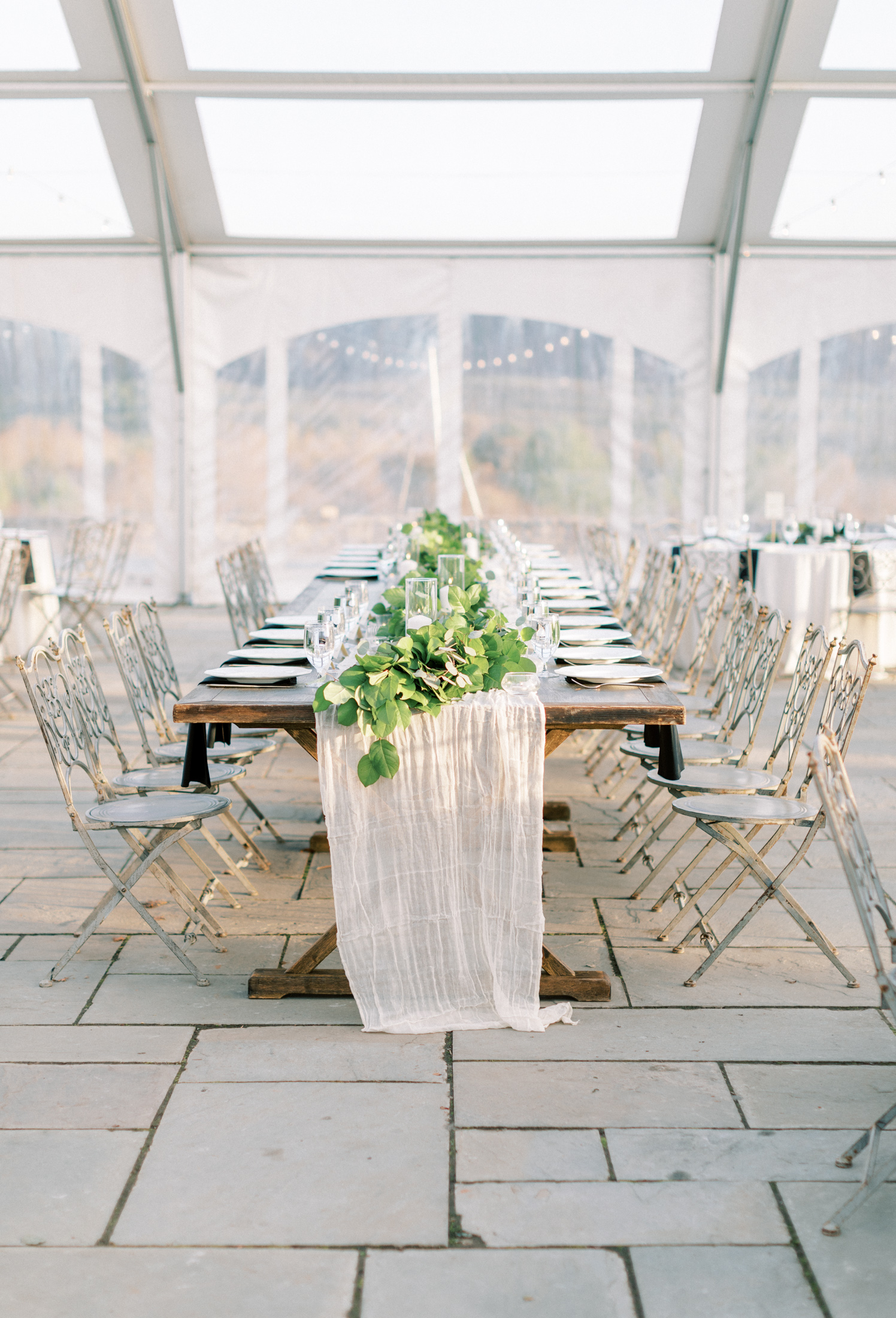 Table set up with a white table cloth taken by Rachel Jordan Photography